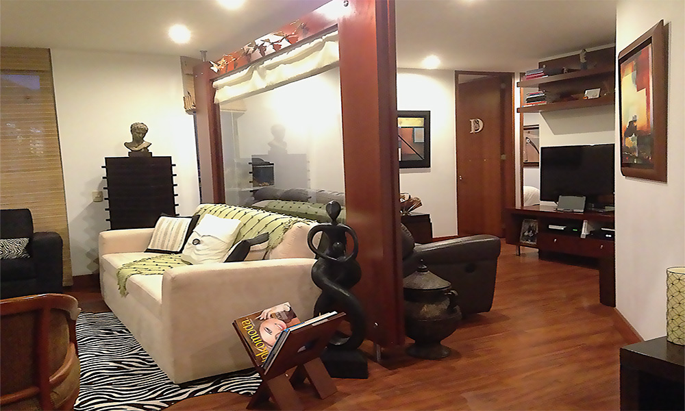 Cifuentes II Family Residence