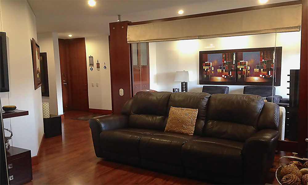Cifuentes II Family Residence